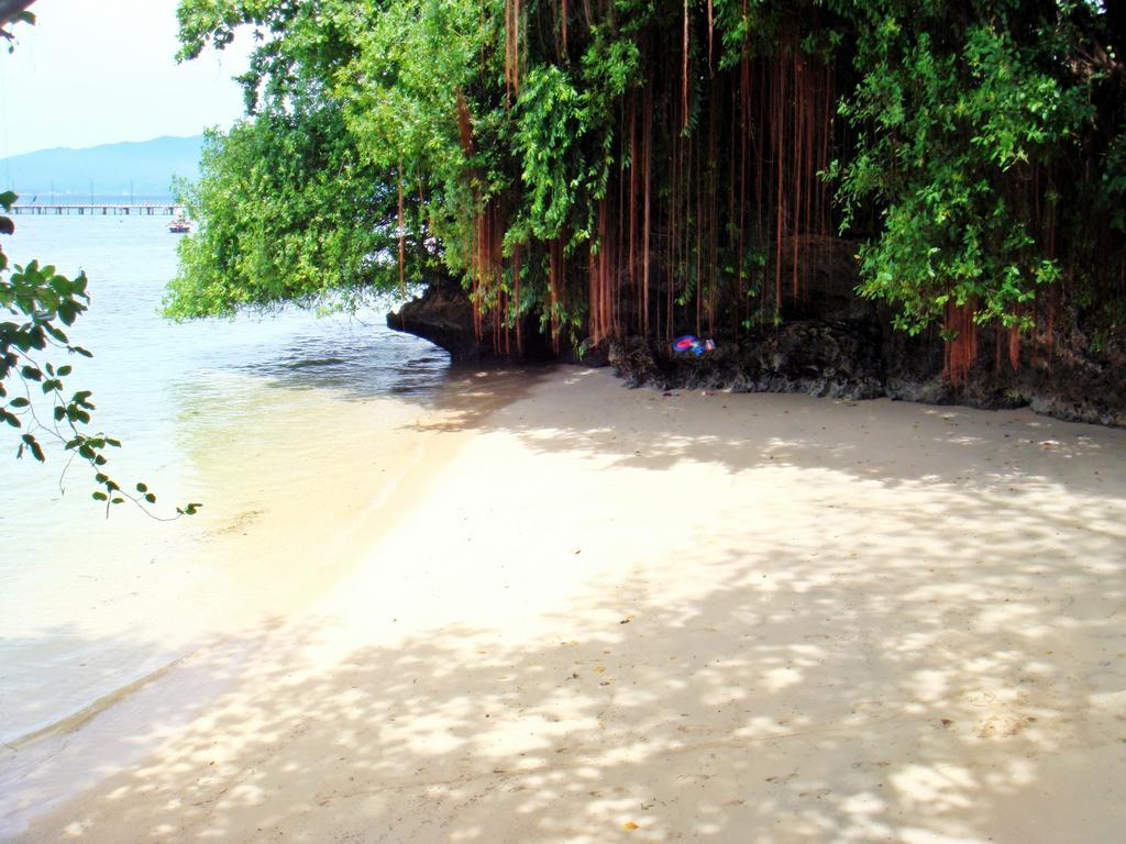 Bunaken Divers Sea Breeze Resort Zewnętrze zdjęcie
